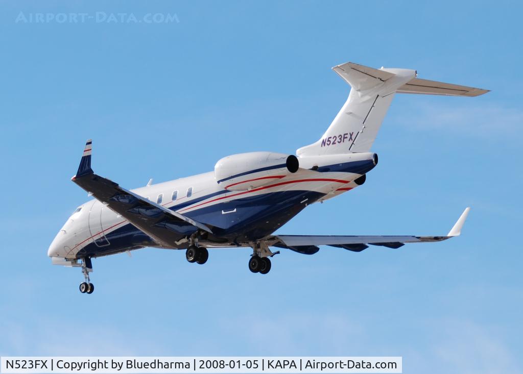 N523FX, 2005 Bombardier Challenger 300 (BD-100-1A10) C/N 20074, Approach to 17L.