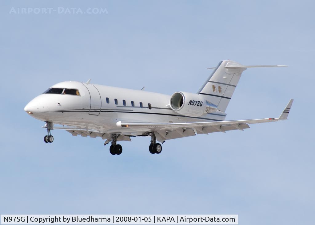 N97SG, 1986 Canadair Challenger 601 (CL-600-2A12) C/N 3051, Approach to 17L.