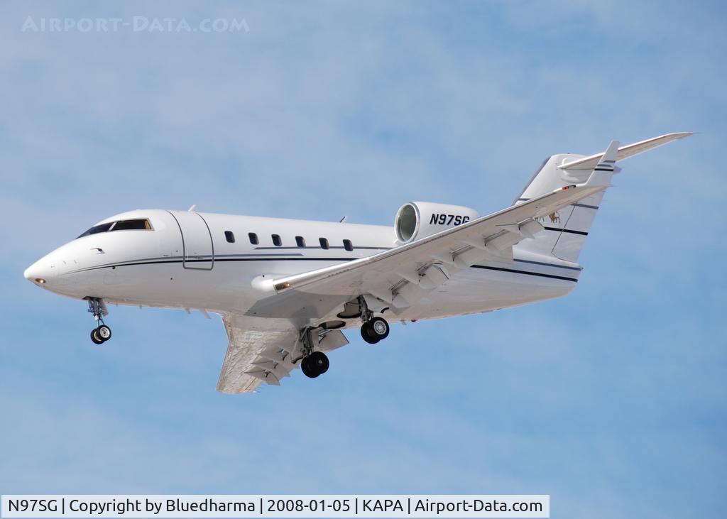 N97SG, 1986 Canadair Challenger 601 (CL-600-2A12) C/N 3051, Approach to 17L.