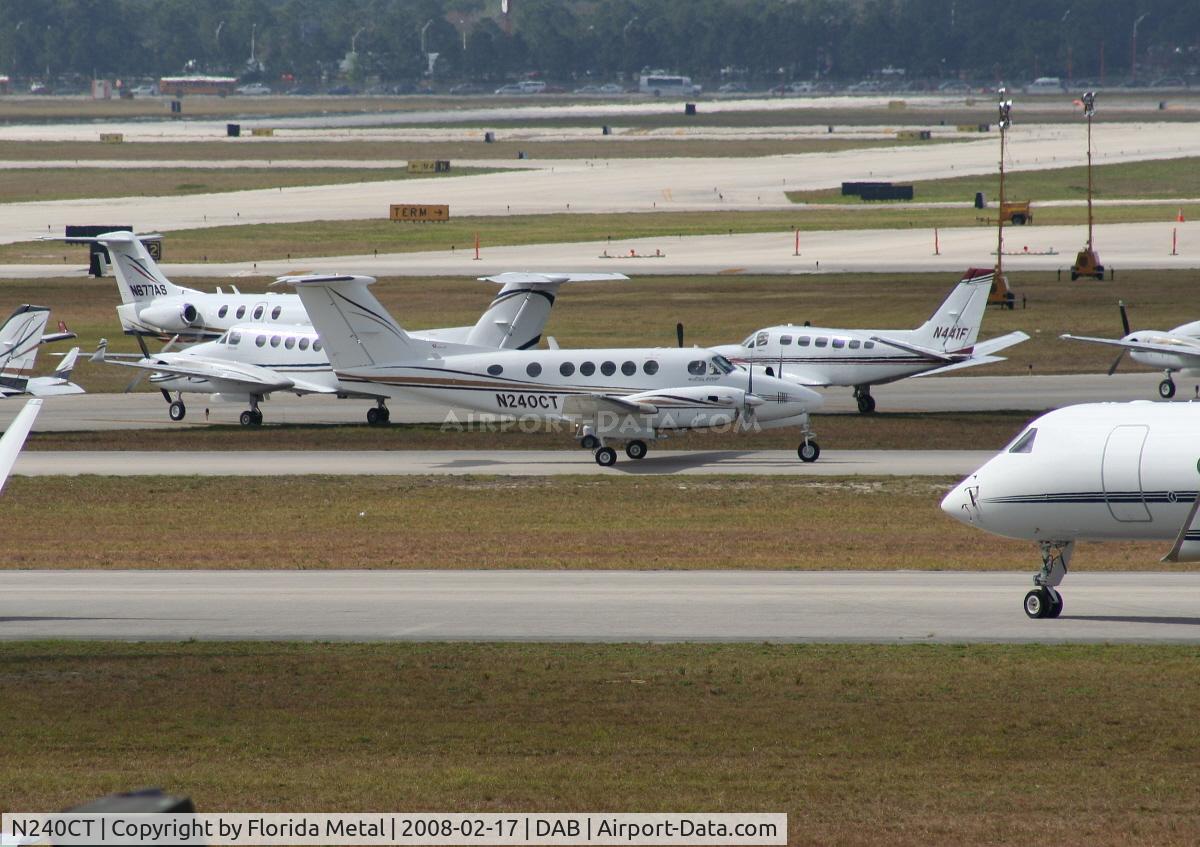 N240CT, 1982 Beech B200 King Air C/N BB-1063, Beech 200 Super King Air