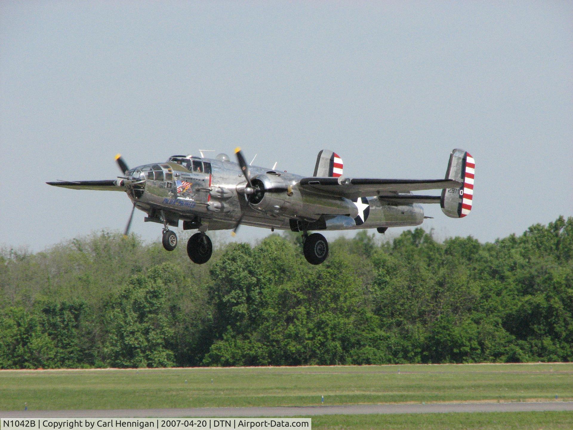 N1042B, 1944 North American B-25N Mitchell C/N 108-35148, Departing runway 32