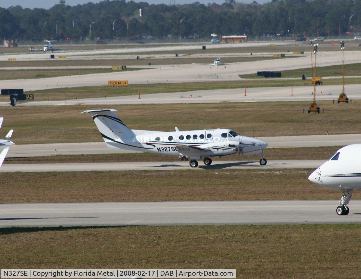 N327SE, 1999 Raytheon B200 King Air C/N BB-1670, Beech 200 Super King Air