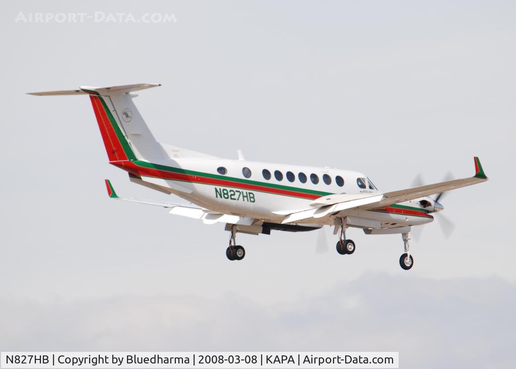 N827HB, 1995 Beech B300 King Air C/N FL-129, Hill Brothers Leasing Co Inc on approach to 35R.