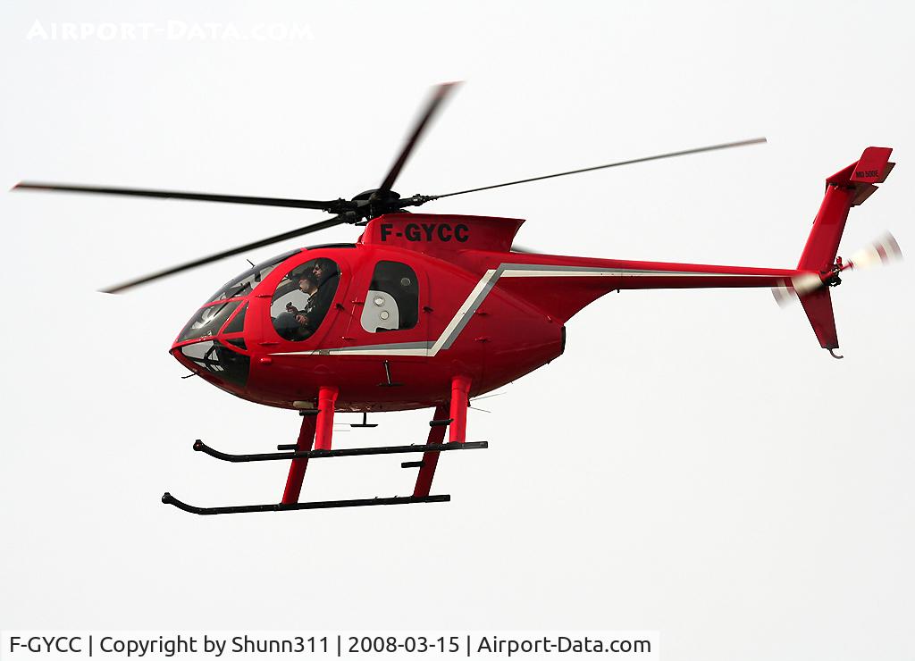F-GYCC, McDonnell Douglas MD-500E (369E) C/N 0325E, Take off from his home base... Thanks to Mr Caujolle for this pic.