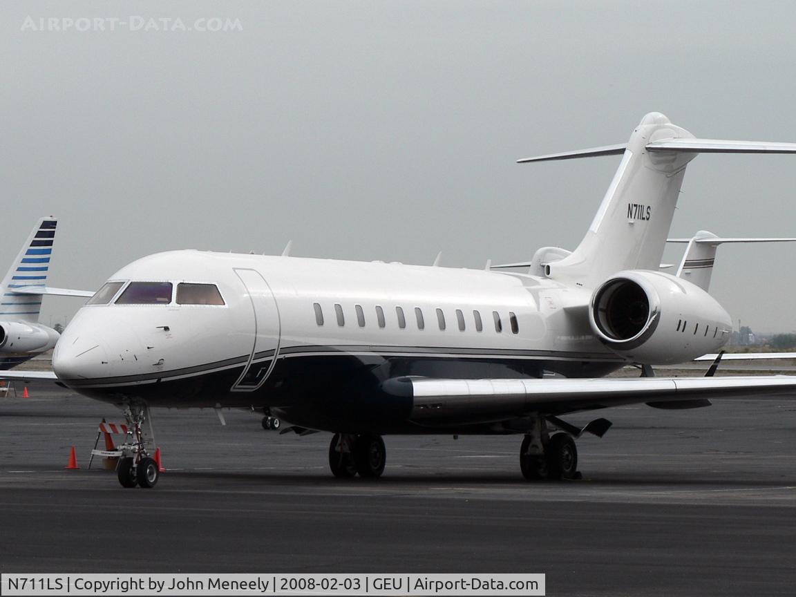 N711LS, 2004 Bombardier BD-700-1A11 Global 5000 C/N 9155, Superbowl visitor