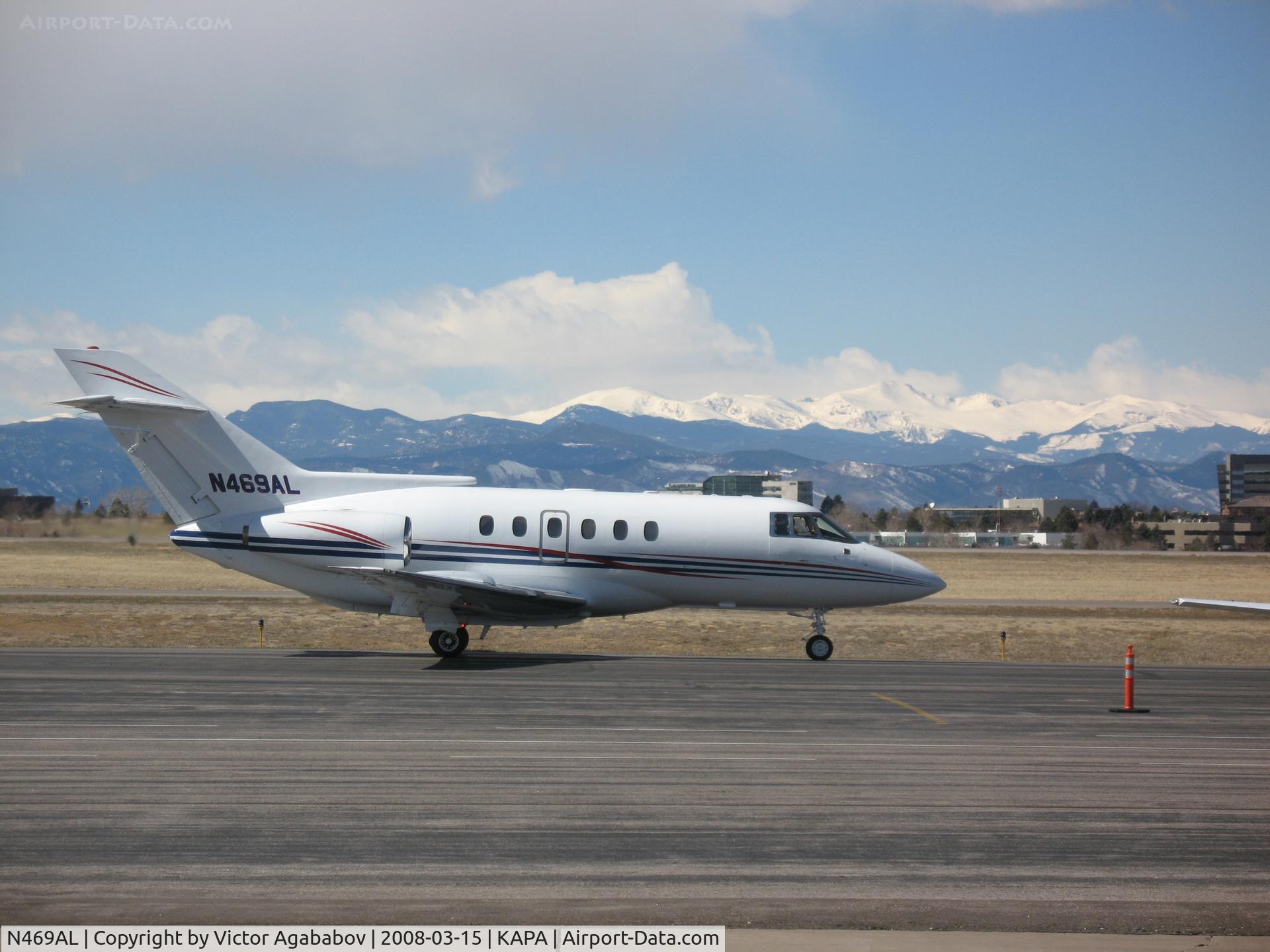 N469AL, 1986 British Aerospace BAe.125 Series 800A C/N 258067, Taxiing to main terminal