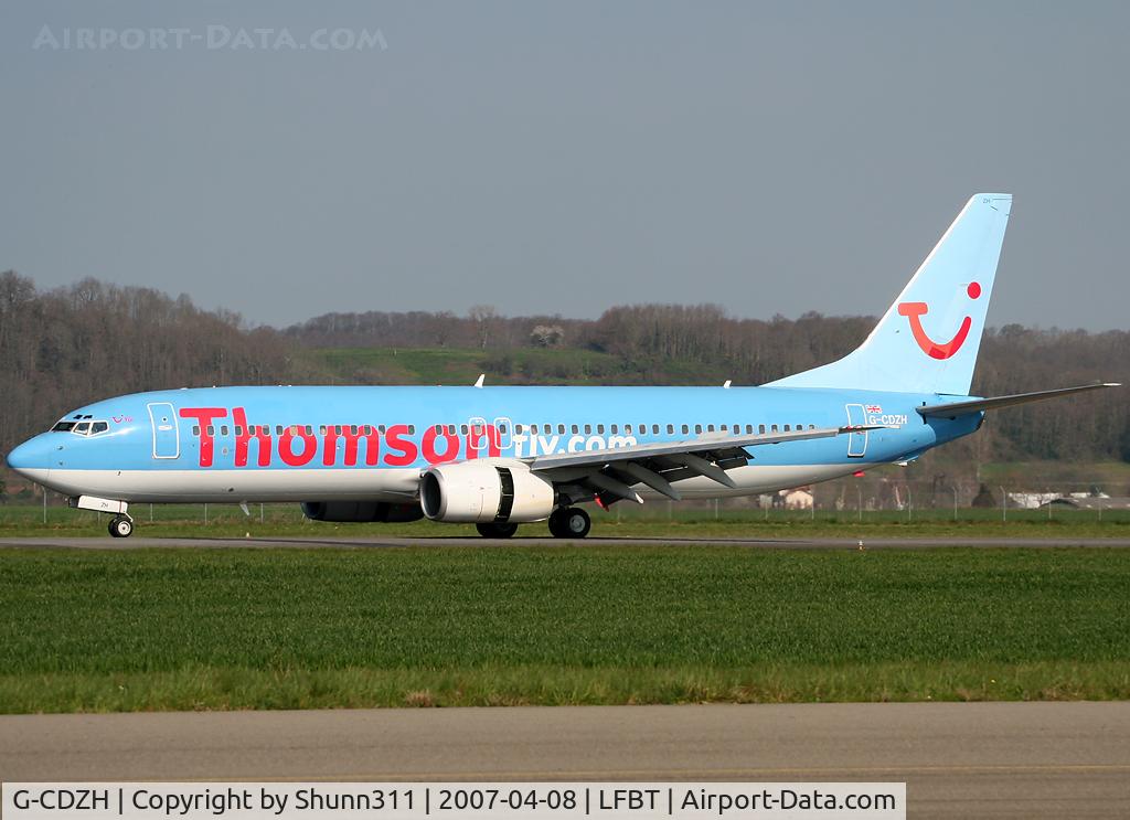 G-CDZH, 1999 Boeing 737-804 C/N 28227, Landing rwy 20
