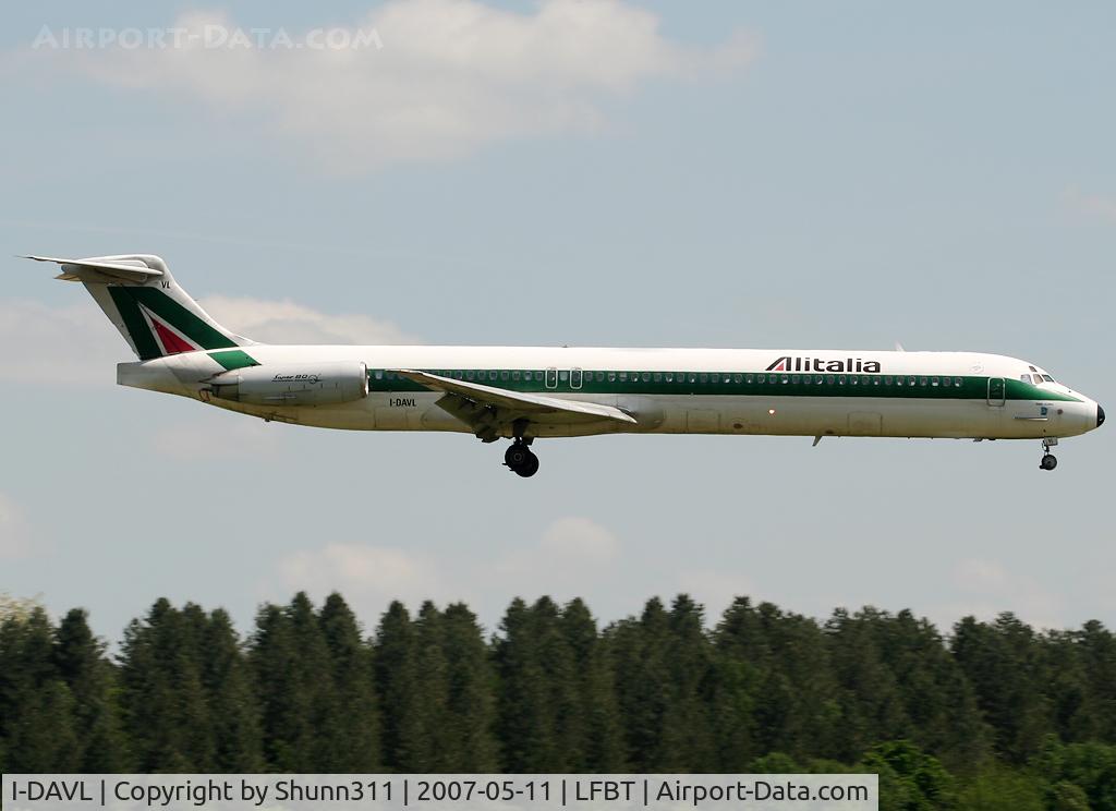 I-DAVL, 1987 McDonnell Douglas MD-82 (DC-9-82) C/N 49433, Landing rwy 20