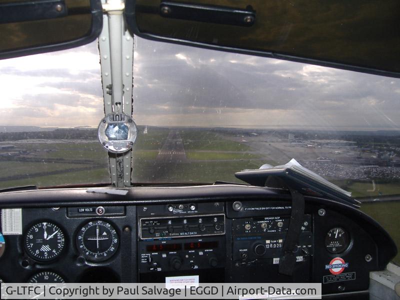 G-LTFC, 1969 Piper PA-28-140 Cherokee C/N 28-26259, Inside the cockpit