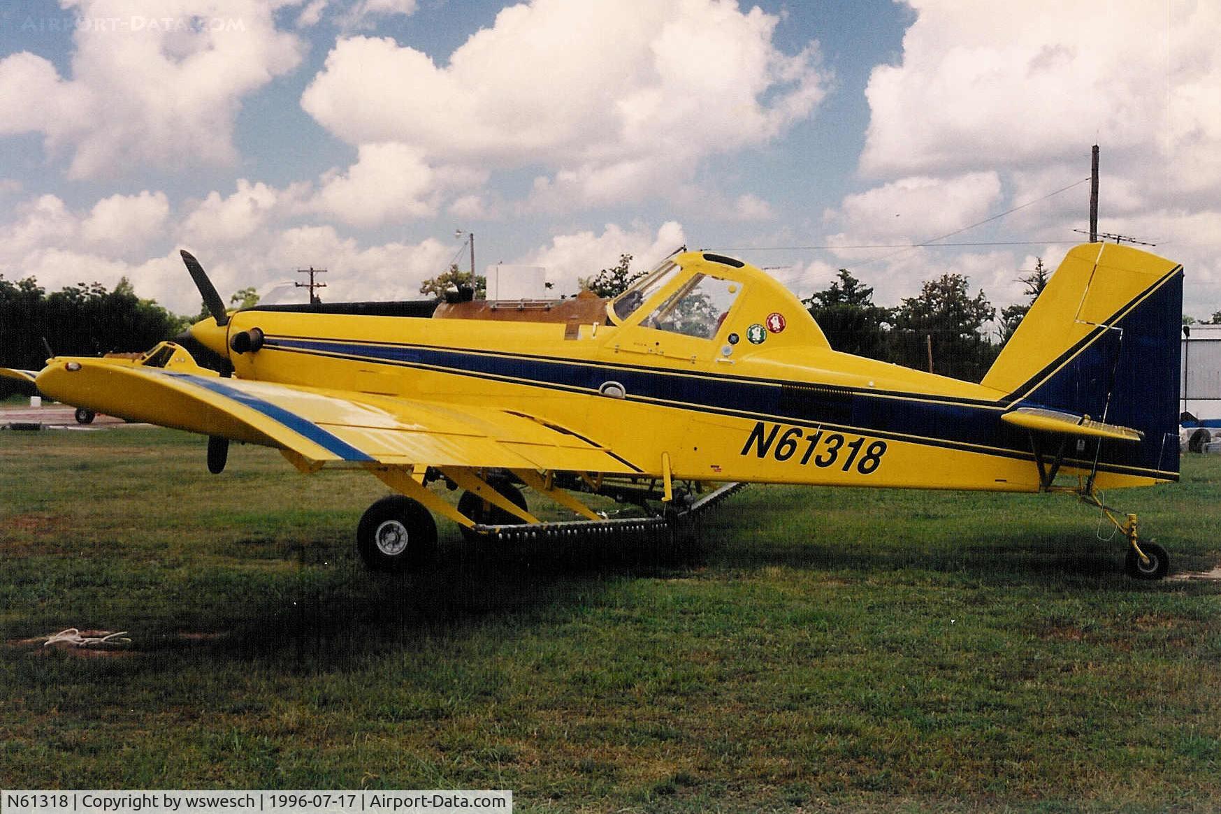 N61318, 1995 Air Tractor Inc AT-402B C/N 402B-0980, #402B-0980.  Lake Washington Flying Service - Lake Washington, Mississippi