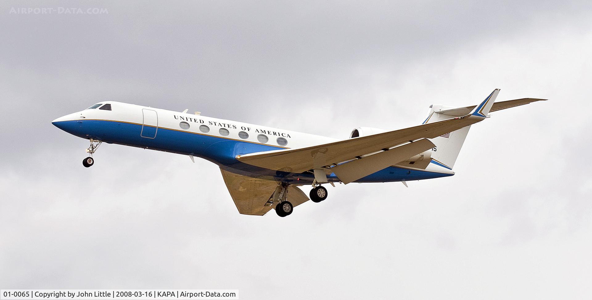 01-0065, Gulfstream Aerospace C-37A (Gulfstream V) C/N 652, MANGO-65 Touch and Goes