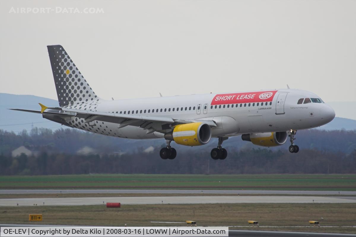 OE-LEV, 2006 Airbus A320-214 C/N 2761, flyNIKI A320 owner is vueling, old regiestrierung at the nose gear wheel
