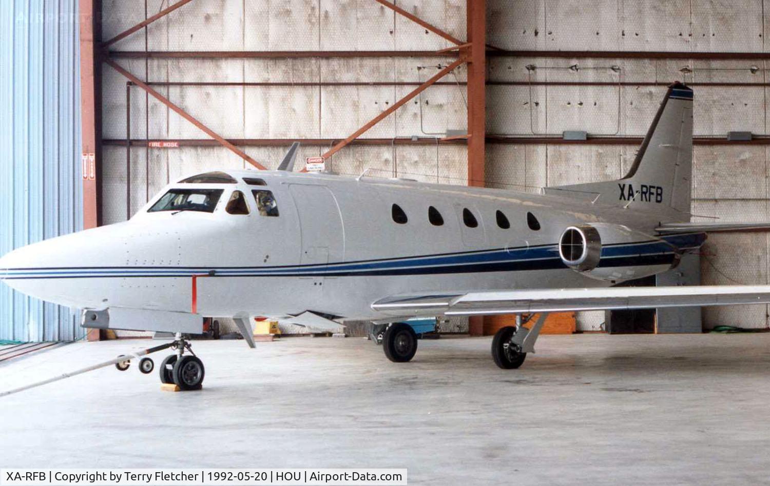 XA-RFB, 1974 Rockwell Sabre 60 C/N 306-87, Sabre 60 hangared at Houston Hobby in 1992