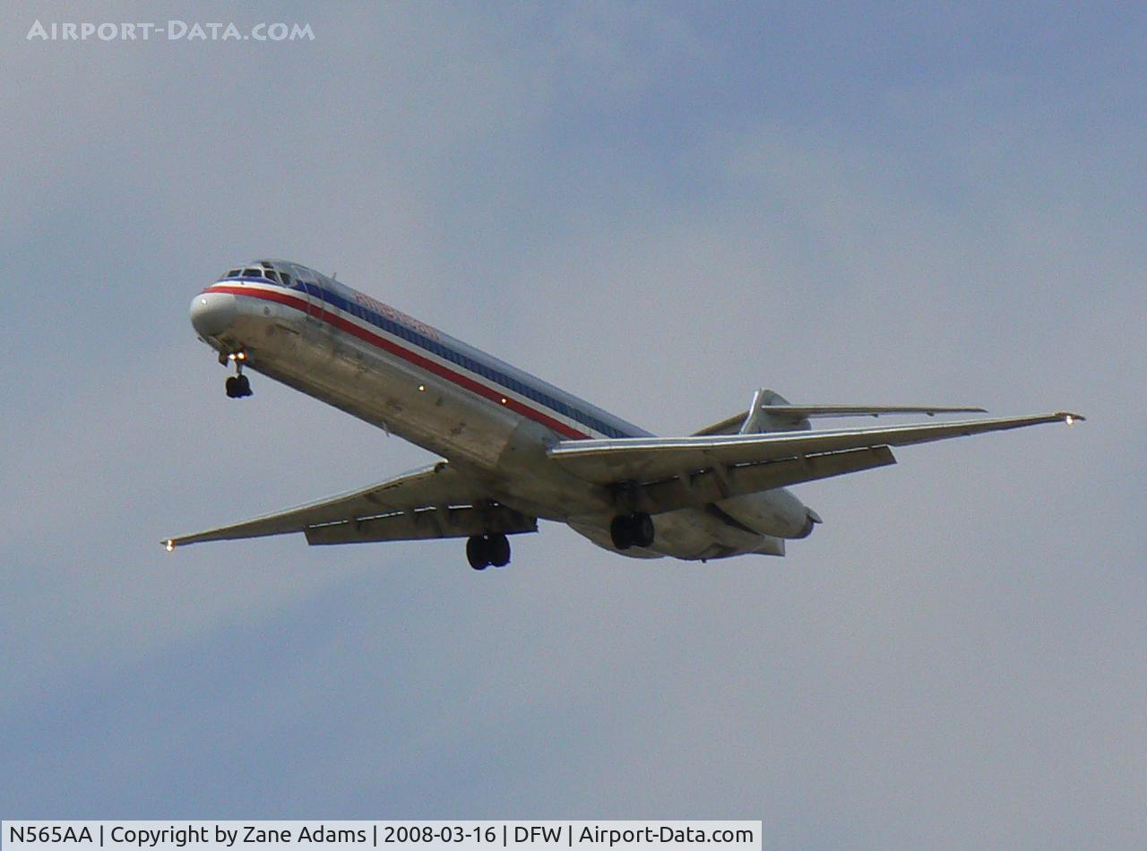 N565AA, 1987 McDonnell Douglas MD-83 (DC-9-83) C/N 49347, American Airlines Landing 18L at DFW