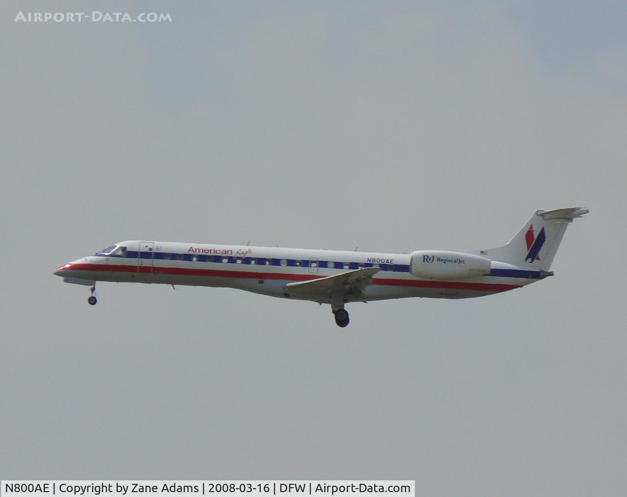 N800AE, 2001 Embraer ERJ-140LR (EMB-135KL) C/N 145425, American Eagle at DFW