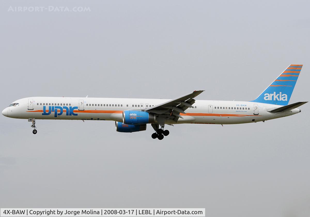 4X-BAW, 2000 Boeing 757-3E7 C/N 30179, On short final to RWY 25R.