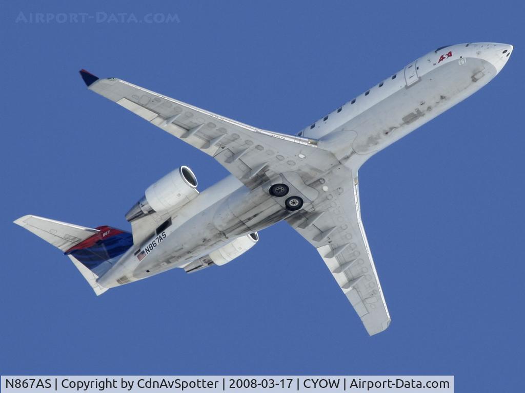 N867AS, 2000 Bombardier CRJ-200ER (CL-600-2B19) C/N 7463, This America Southwest CRJ declared that they had landing gear problems and performed a missed approach on Rwy 25.  They flew around the airport for another 20 minutes before requesting Rwy32 and the fire trucks.