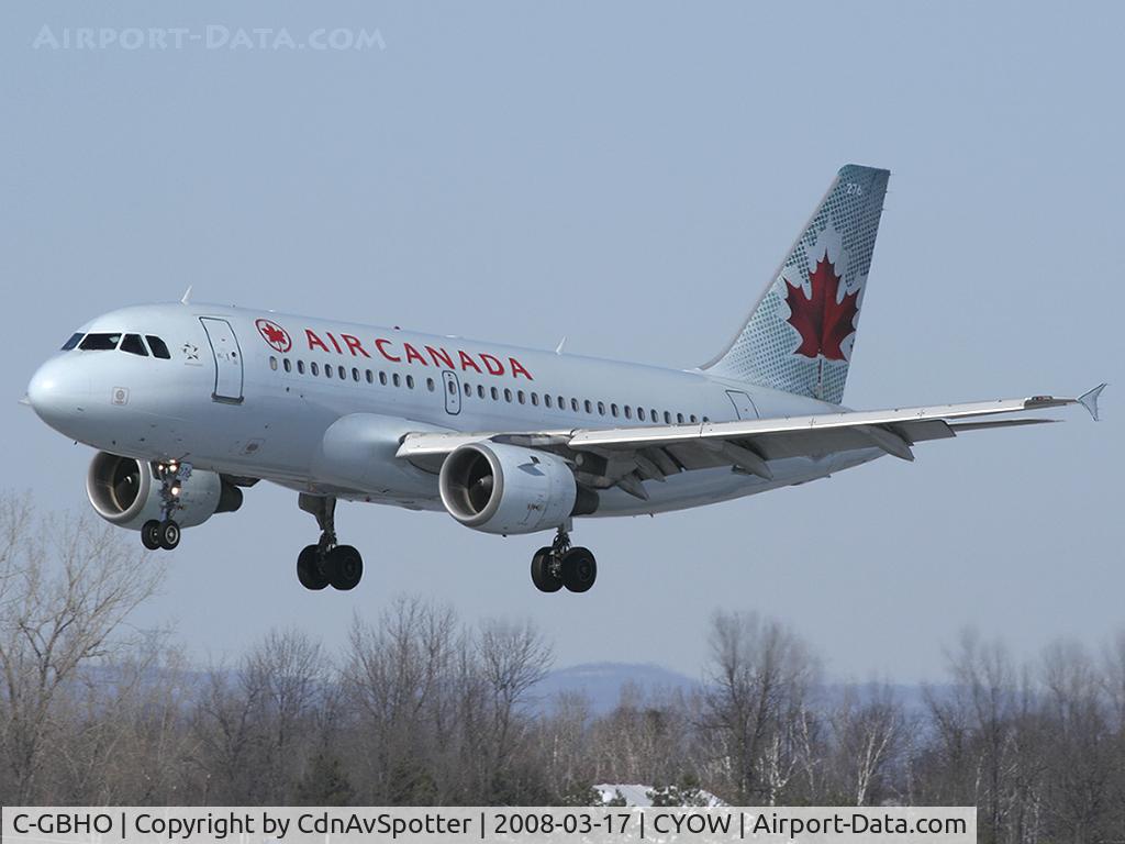 C-GBHO, 1998 Airbus A319-114 C/N 779, A few seconds from touch down on Rwy 25