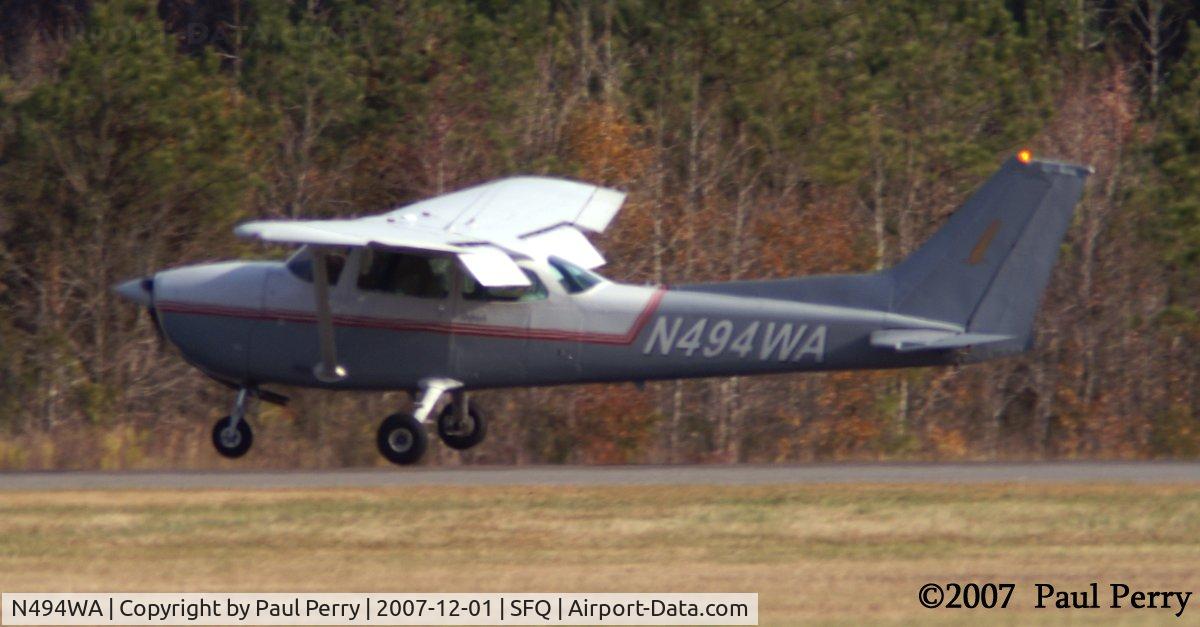 N494WA, 1978 Cessna 172N C/N 17271129, Wing dip and away!