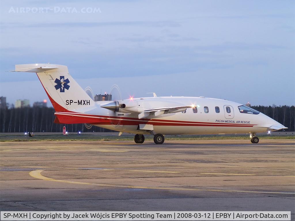 SP-MXH, 2004 Piaggio P-180AM Avanti C/N 1079, Piaggio P-180 Avanti