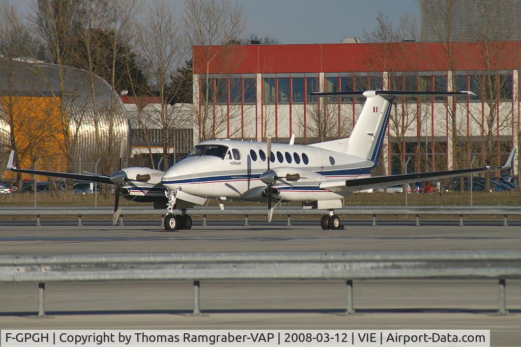 F-GPGH, 1994 Beech Super King Air 350 C/N FL-120, PGA Motors Beech 300 King Air