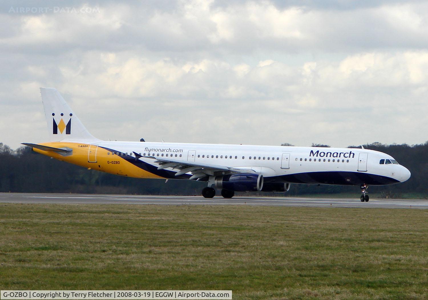 G-OZBO, 2000 Airbus A321-231 C/N 1207, Monarch A321 about to depart Luton