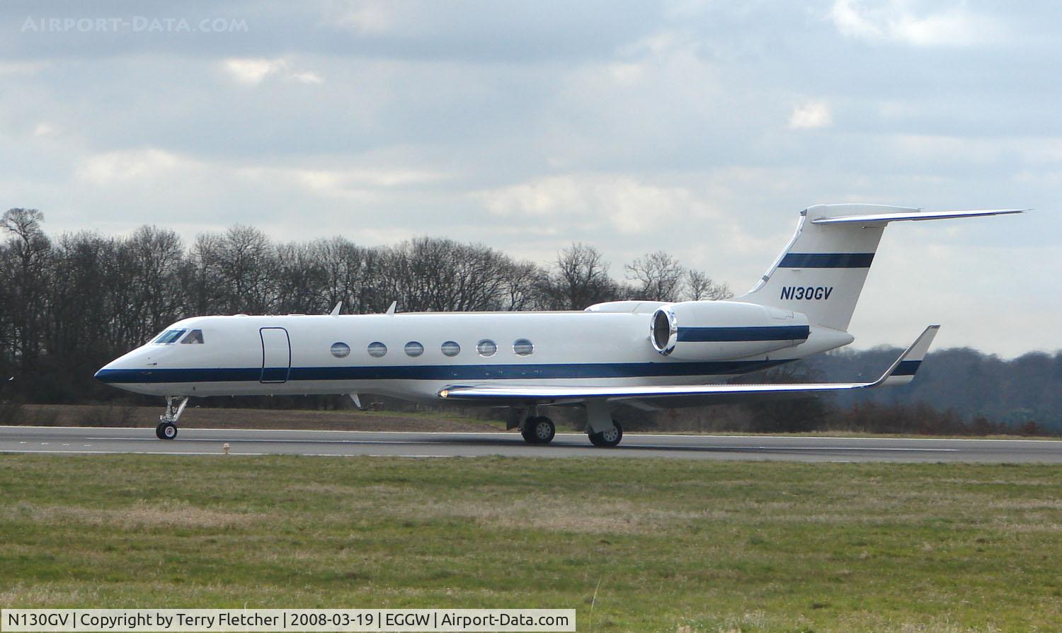 N130GV, 2001 Gulfstream Aerospace G-V C/N 630, Gulfstream G1159D departs Luton in March 2008