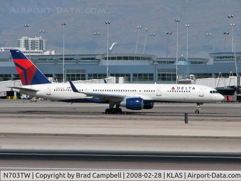 N703TW, 1996 Boeing 757-2Q8 C/N 27620, Delta Airlines / 1996 Boeing 757-2Q8
