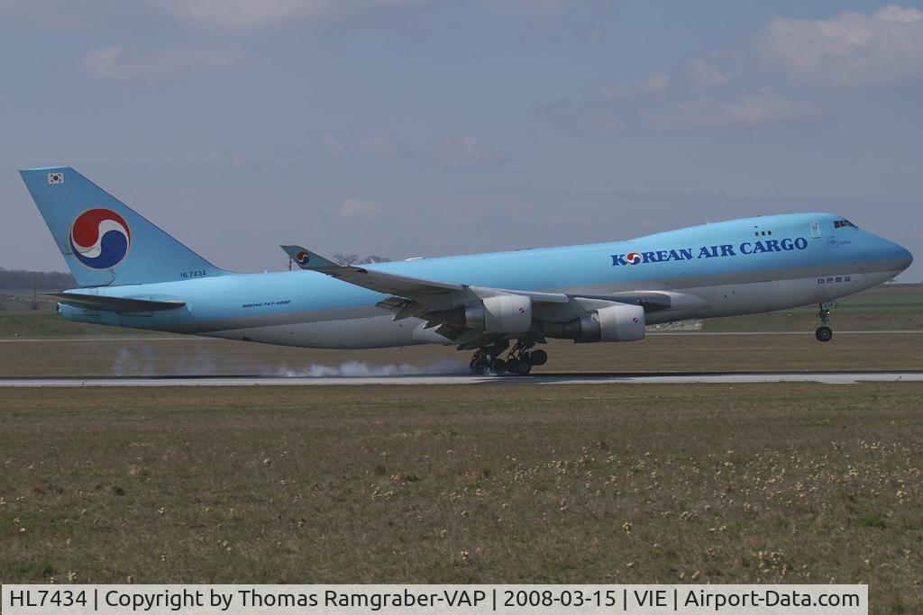 HL7434, 2002 Boeing 747-4B5F/SCD C/N 32809, Korean Air Boeing 747-400