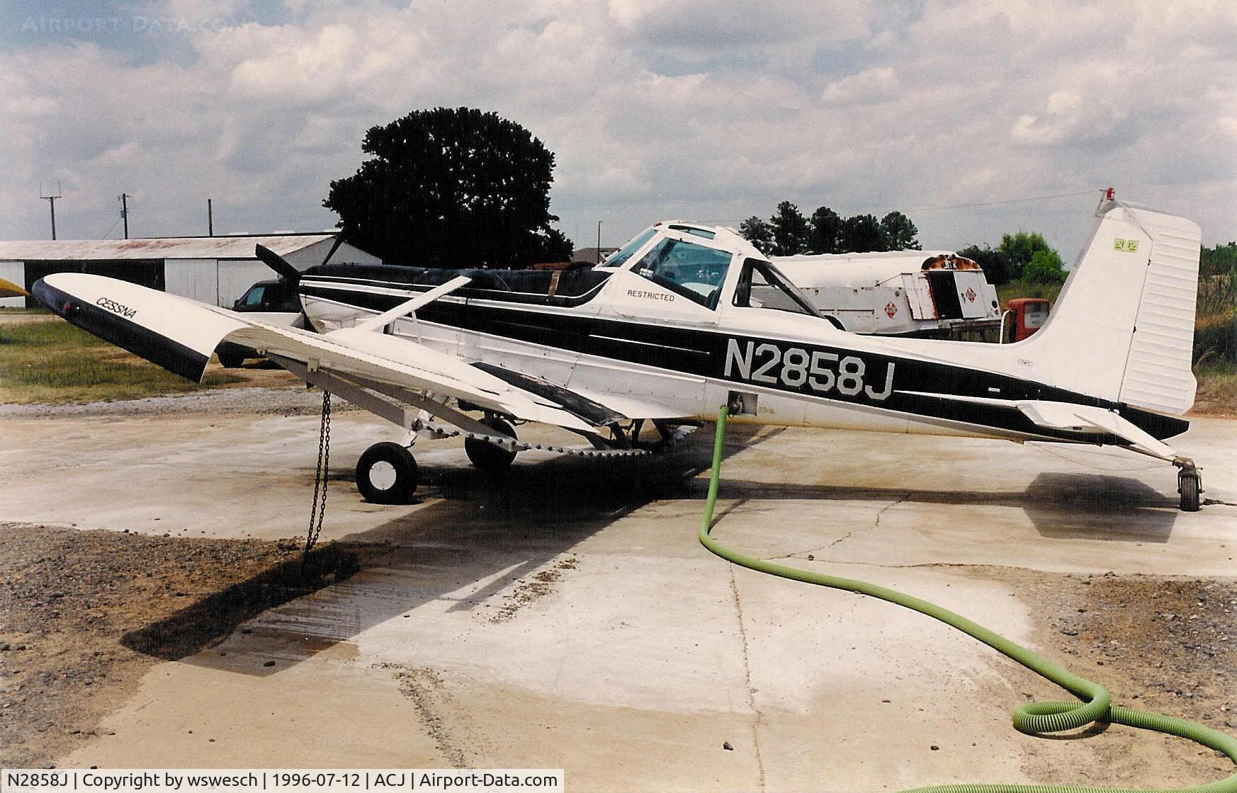 N2858J, Cessna T188C Ag Husky C/N T18803534T, 1979 Cessna T188C AgHusky, #T18803534T.  Souther Field Aviation-Americus, Georgia.