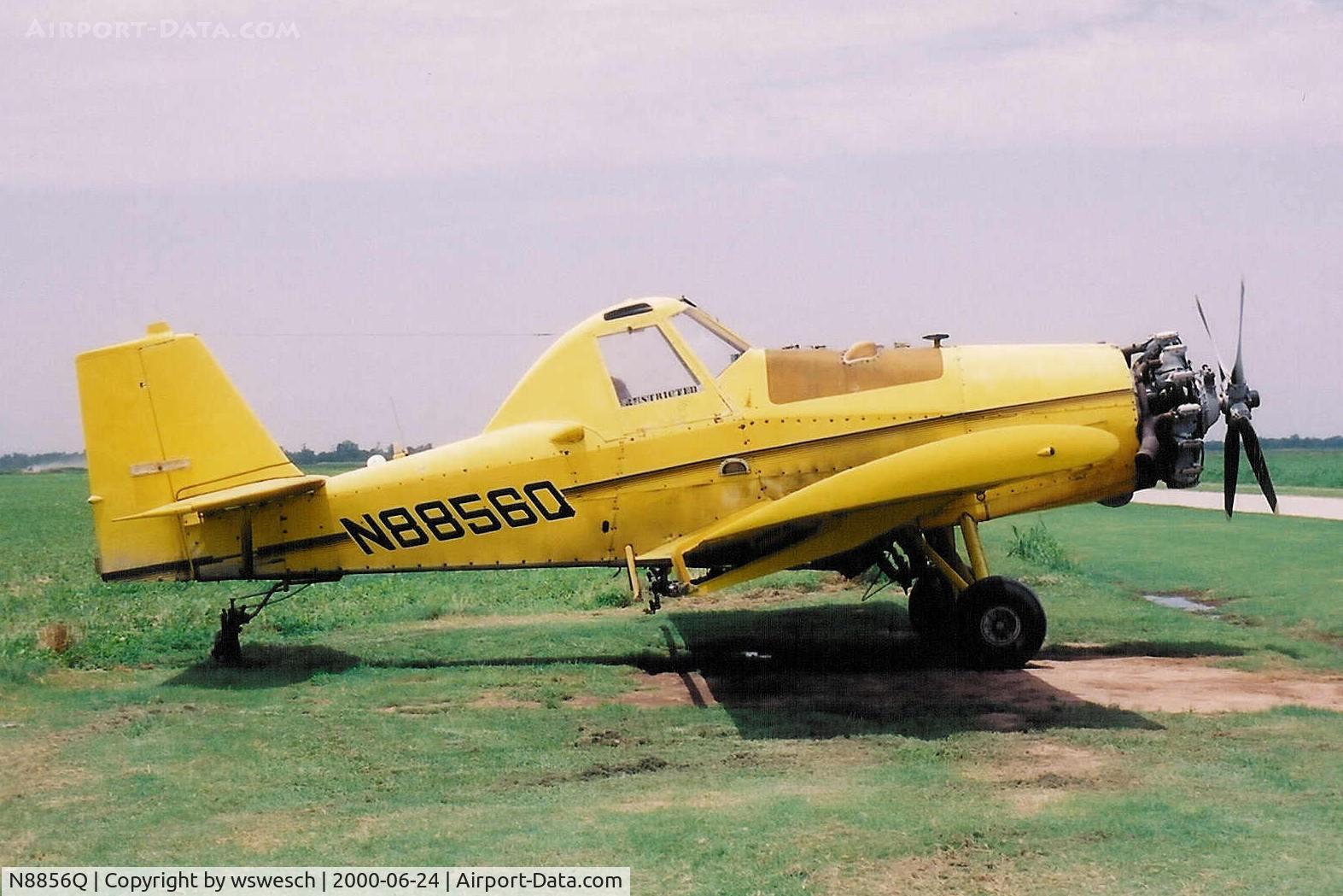 N8856Q, 1977 Rockwell International S-2R Thrush Commander C/N 2342R, 1977 Rockwell S2R Thrush, #2342R.  PZL-3S engine.  P & D Flying Service - Watson, Arkansas.