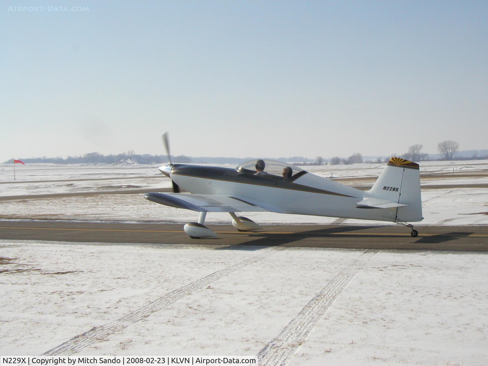 N229X, 2005 Harmon Rocket II C/N 250, Harmon Rocket II taxiing to 12.