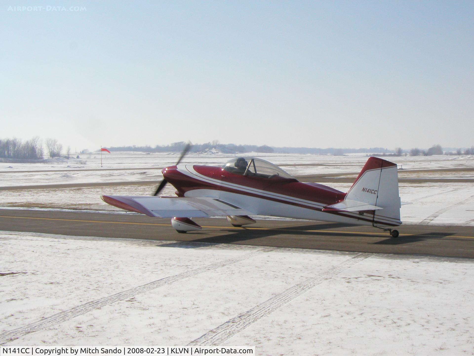 N141CC, 1991 Vans RV-4 C/N 01 (N141CC), Taxiing to Runway 12.