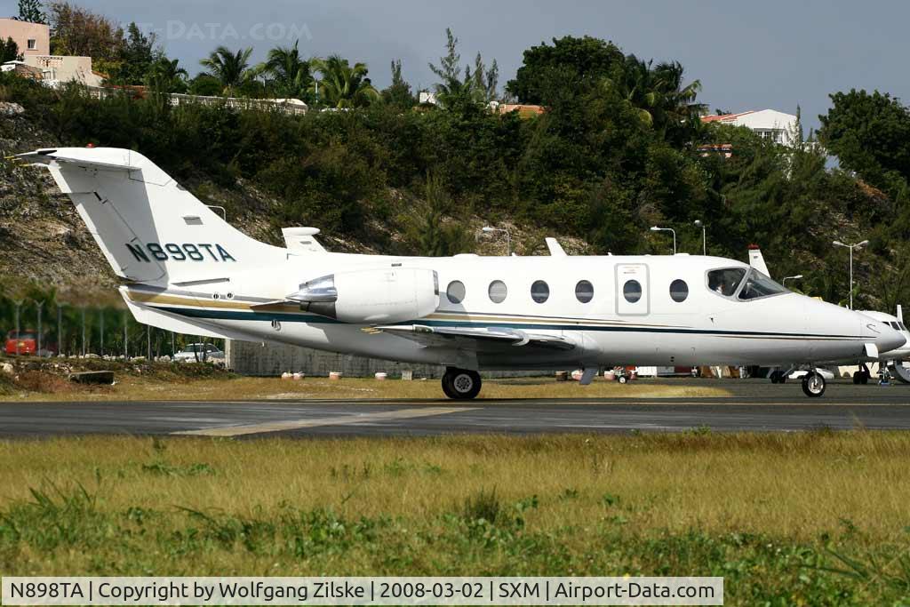 N898TA, 2000 Raytheon Beechjet 400A C/N RK-295, visitor