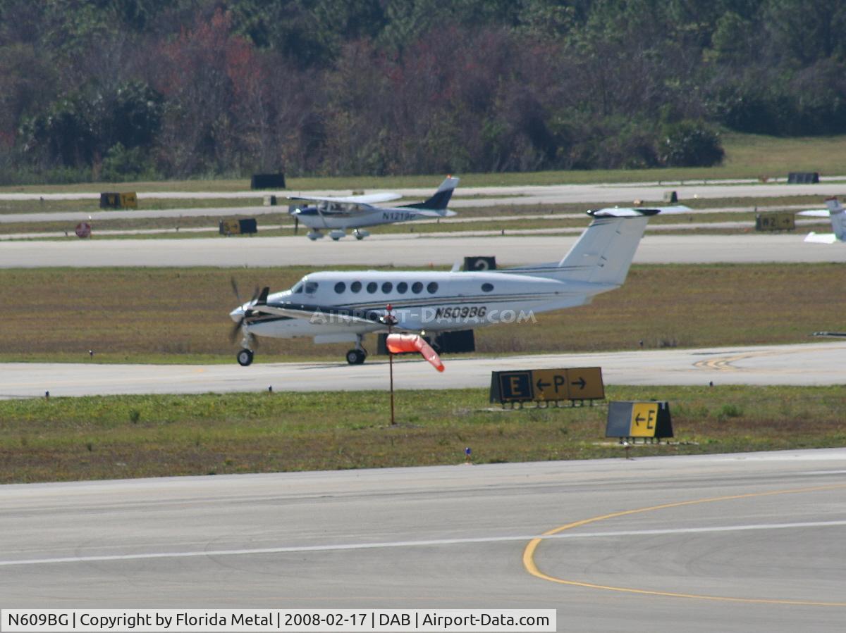 N609BG, Raytheon Aircraft Company B300 C/N FL-468, B350