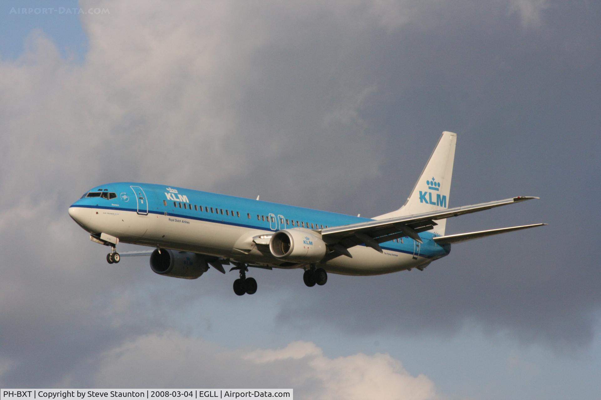 PH-BXT, 2004 Boeing 737-9K2 C/N 32944, Taken at Heathrow Airport March 2008