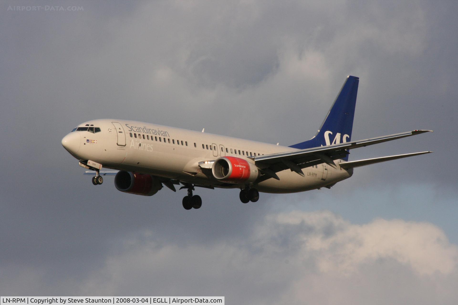 LN-RPM, 2000 Boeing 737-883 C/N 30195, Taken at Heathrow Airport March 2008