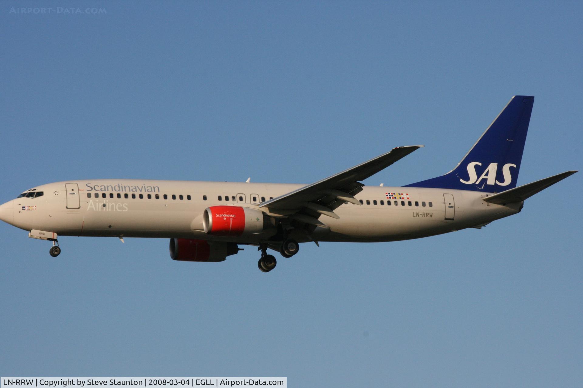 LN-RRW, 2004 Boeing 737-883 C/N 32277, Taken at Heathrow Airport March 2008