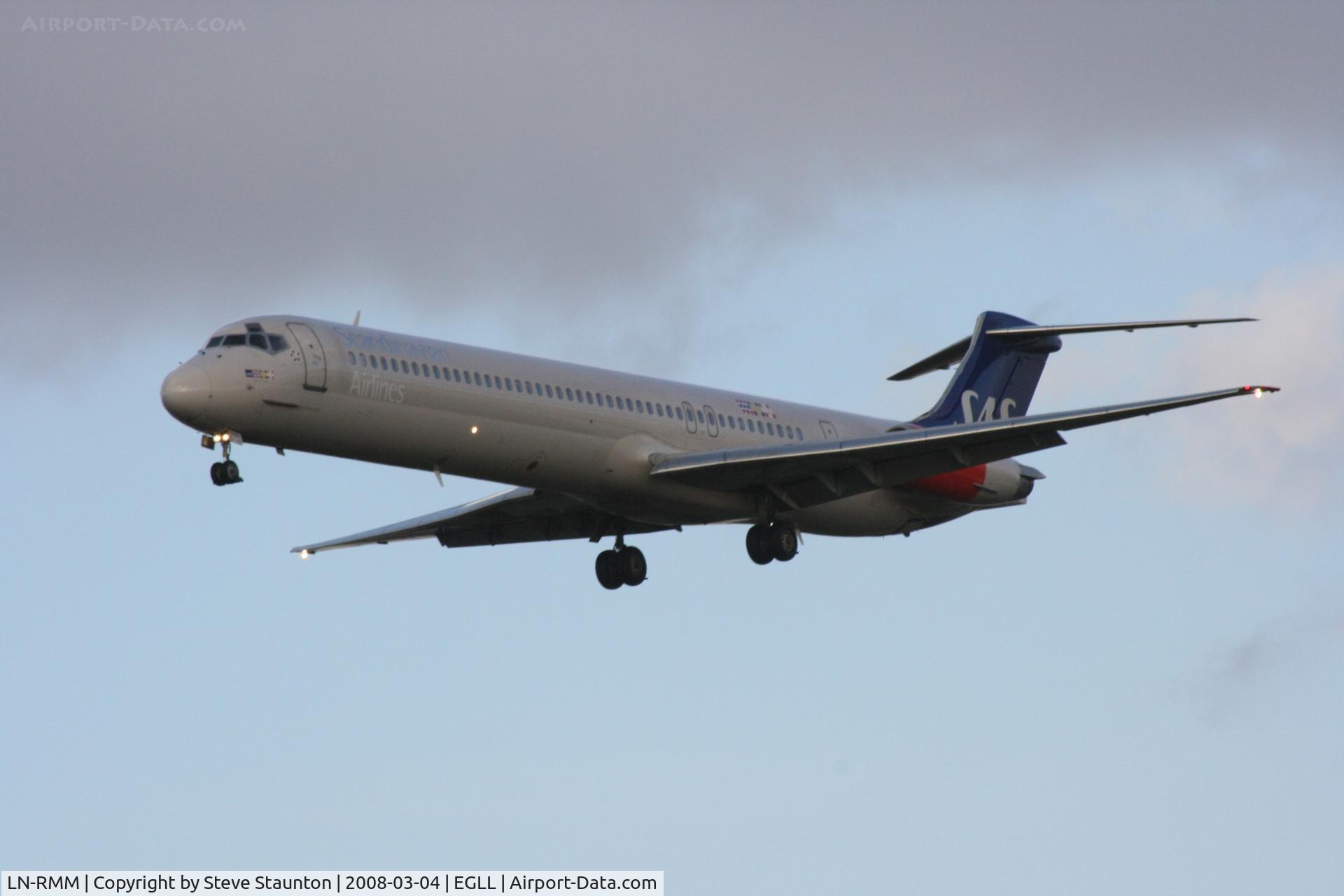 LN-RMM, 1991 McDonnell Douglas MD-81 (DC-9-81) C/N 53005, Taken at Heathrow Airport March 2008