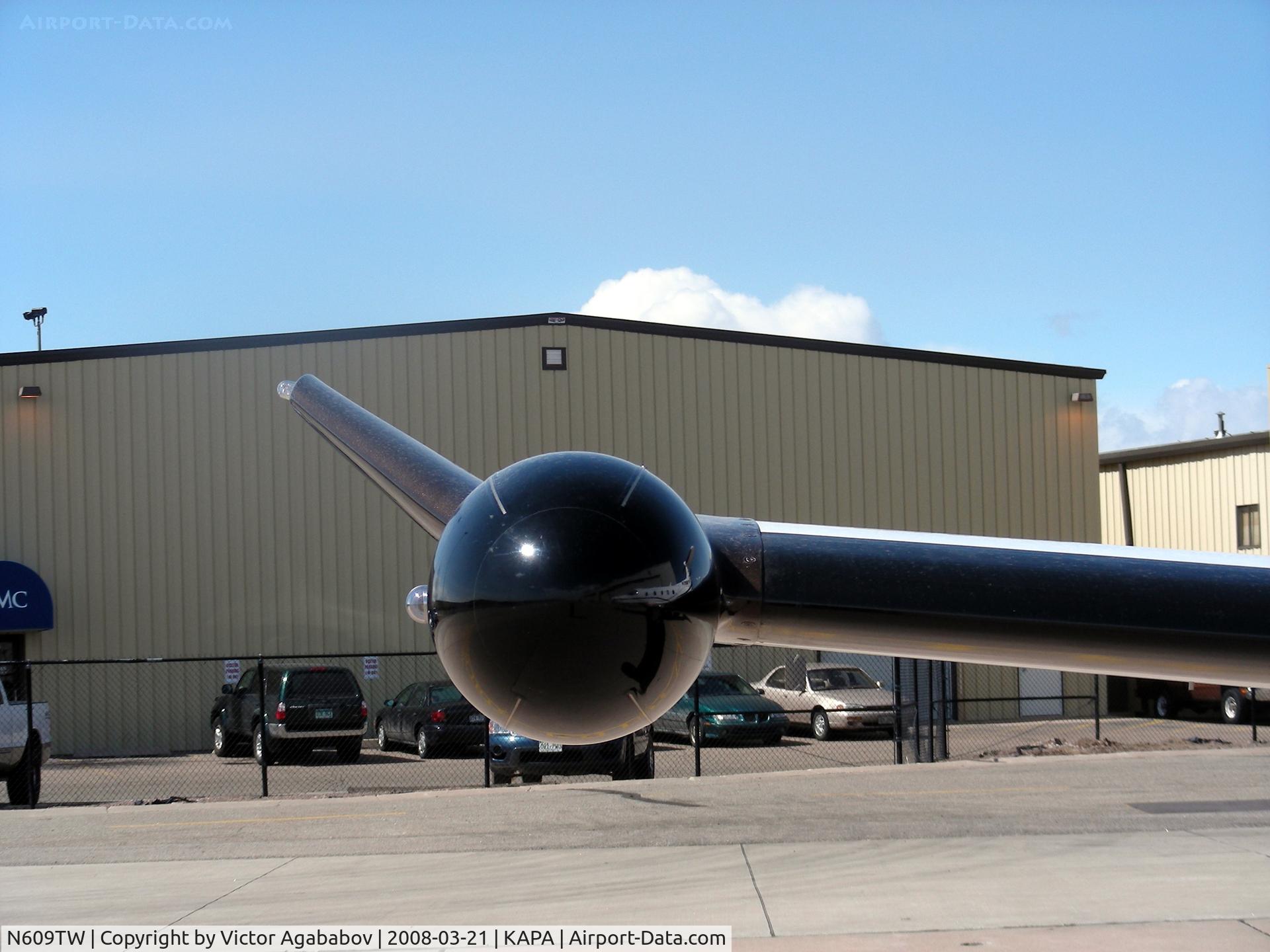 N609TW, 2006 Pilatus PC-12/47 C/N 712, Weather radar close-up