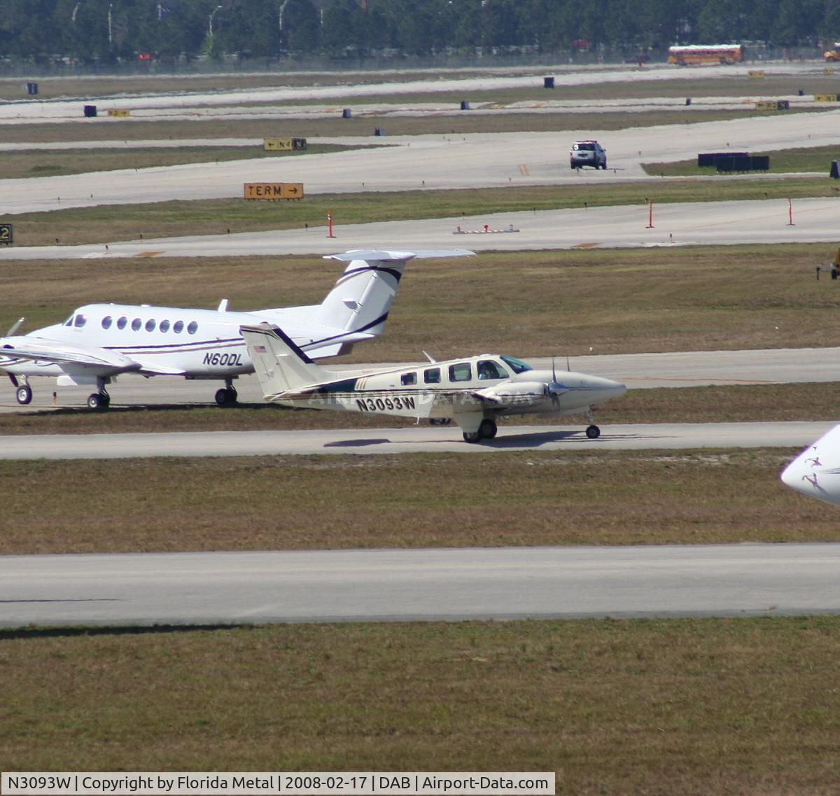 N3093W, 1973 Beech 58 Baron C/N TH-403, Beech 58