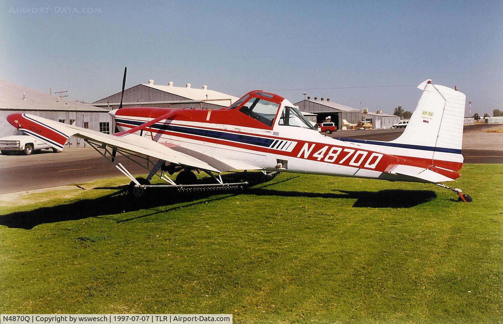 N4870Q, Cessna A188B C/N 18802606T, 1976 Cessna A188B AgTruck, #18802606T.  Johnston Aircraft Service - Tulare, California.