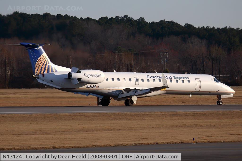 N13124, 2003 Embraer ERJ-145XR (EMB-145XR) C/N 145689, Continental Express (Operated by ExpressJet) N13124 (FLT BTA2780) from George Bush Houston Intercontinental (KIAH) rolling out on RWY 23 after landing.