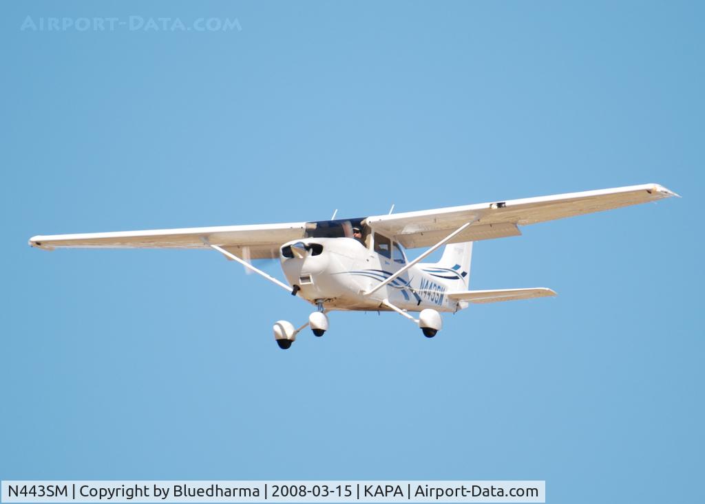 N443SM, 2006 Cessna 172S C/N 172S10321, On final approach to 17L.