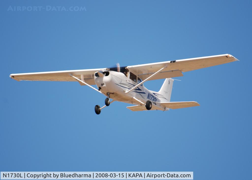 N1730L, 2007 Cessna 172S C/N 172S10638, On final approach to 17L.