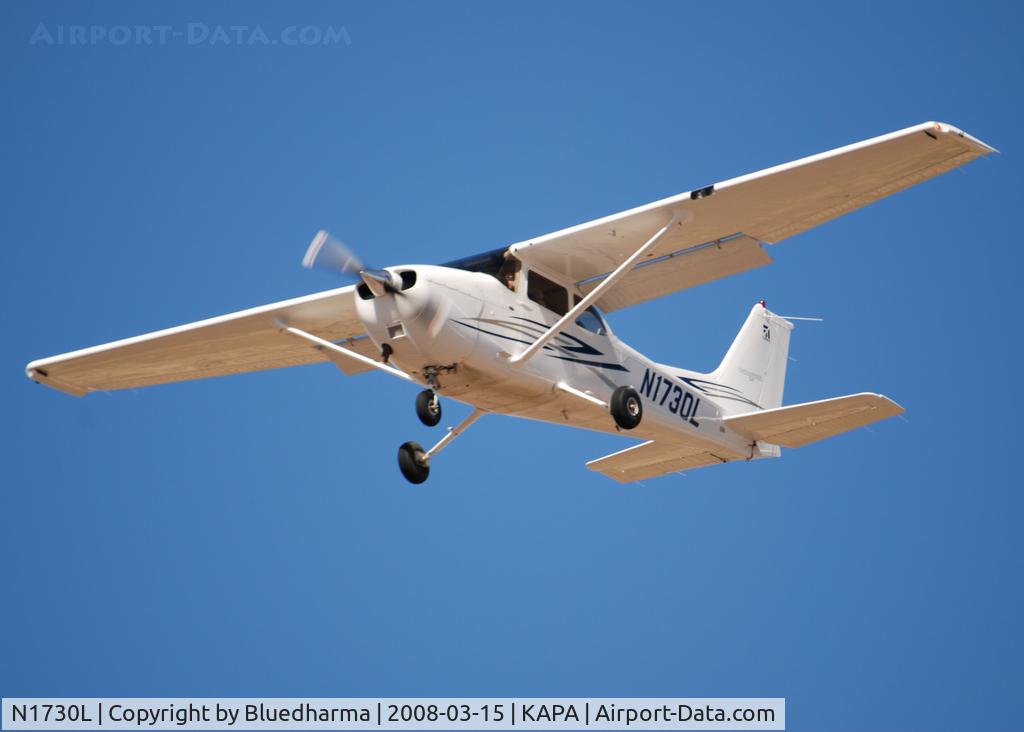 N1730L, 2007 Cessna 172S C/N 172S10638, On final approach to 17L.