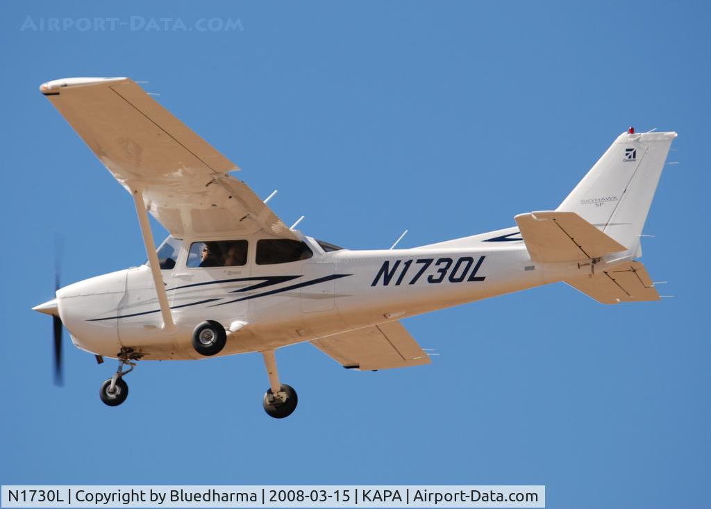 N1730L, 2007 Cessna 172S C/N 172S10638, On final approach to 17L.