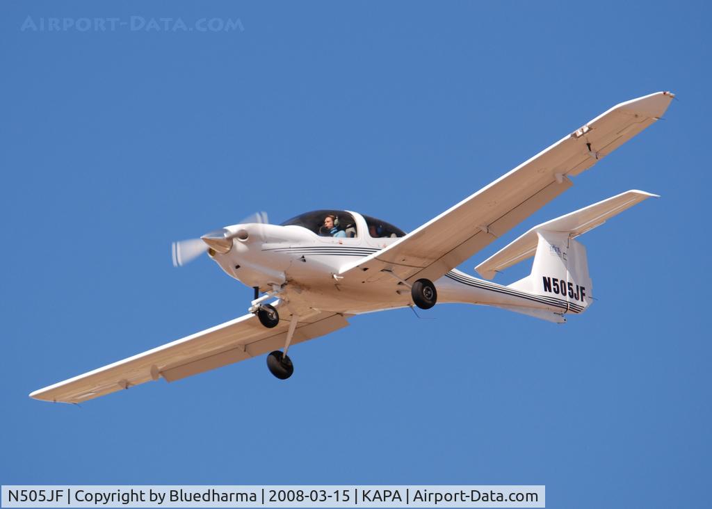 N505JF, 2005 Diamond DA-40 Diamond Star C/N 40.520, On approach to 17L.