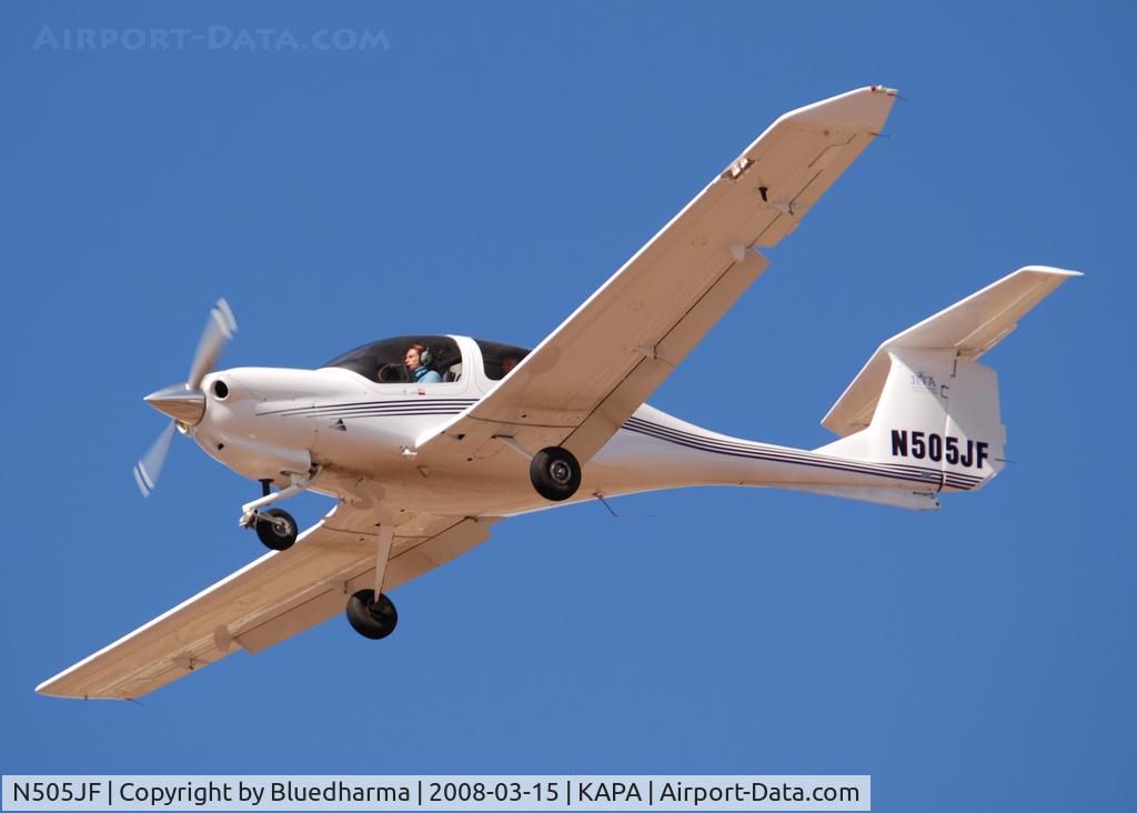 N505JF, 2005 Diamond DA-40 Diamond Star C/N 40.520, On approach to 17L.