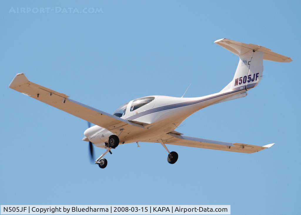 N505JF, 2005 Diamond DA-40 Diamond Star C/N 40.520, On approach to 17L.